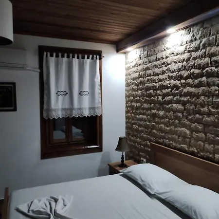Eni House Apartman *