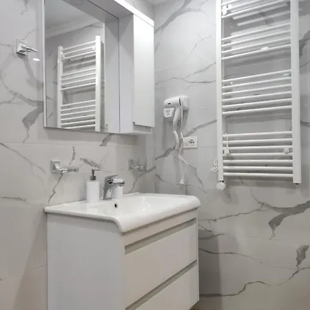 Apartman Eni House
